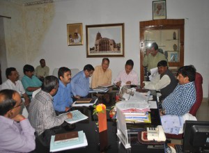 meeting-vidisha-hari-singh-sapre-kurbai-and-collector-vidisha