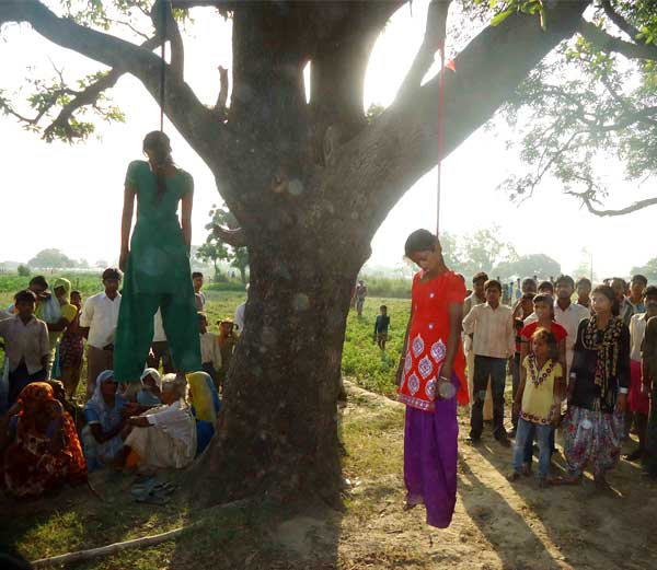 गैंगरेप के बाद पेड़ से टांग दी नाबालिग बहनों की लाश