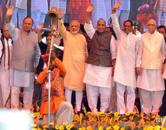वाराणसी बना लोकसभा चुनाव का कुरूक्षेत्र