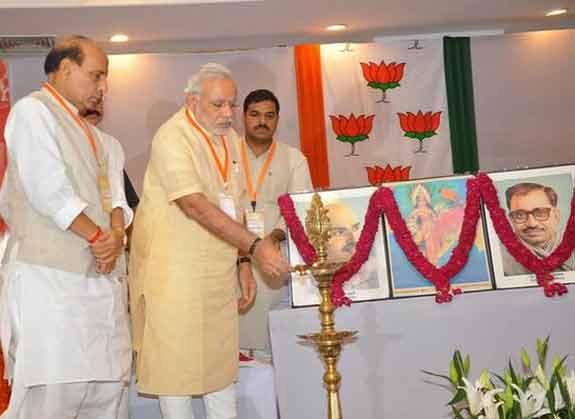 सांसदों की पाठशाला में मोदी ने दिया सबक-आचार, विचार और व्यवहार पर करें फोकस