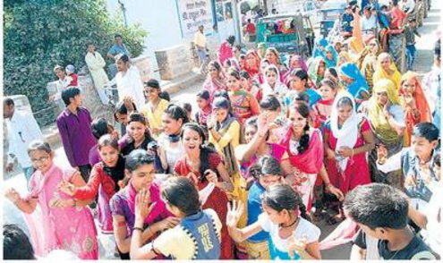 गंजबासौदा -नवयुवक रजक समाज द्वारा चल समारोह निकाला गया