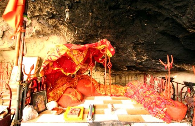हिंगलाज माता का मंदिरः हिंदुओं के साथ मुस्लिम भी करते हैं पूजा
