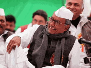 18 साल पुरानी मौत के लपेटे में दिग्विजय सिंह