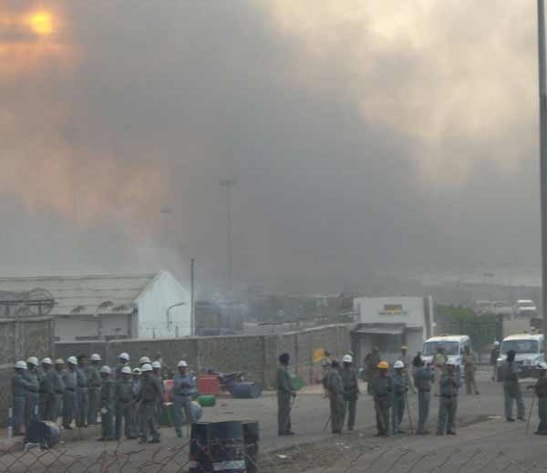 रिलायंस रिफाइनरी में मजदूर की मौत पर 100 गाड़ियां फूंकी, कर्फ्यू