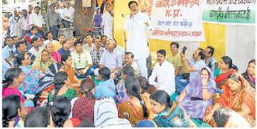 हड़ताल से 132 स्कूलों में पढ़ाई ठप– समर्थन करने विधायक निशंक जैन पहुंचे