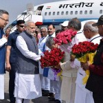narendra-modi-welcomed-at-chattisgarh-airport-201611-1477997987