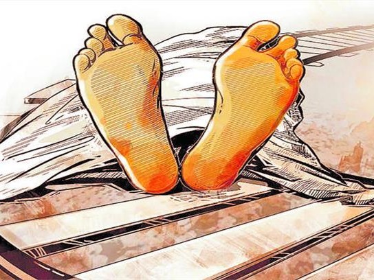 पटरियों पर मिला अज्ञात शव