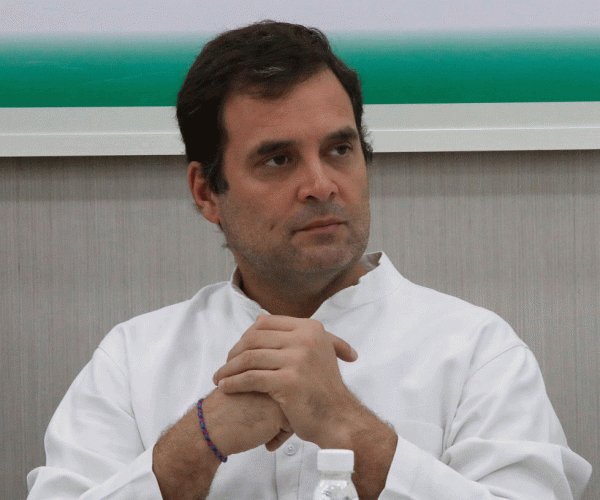 राहुल गांधी ने कहा कि भारतीय प्रतिभूति और विनिमय बोर्ड (SEBI) की विश्वसनीयता और ईमानदारी पर सवाल उठने लगे हैं