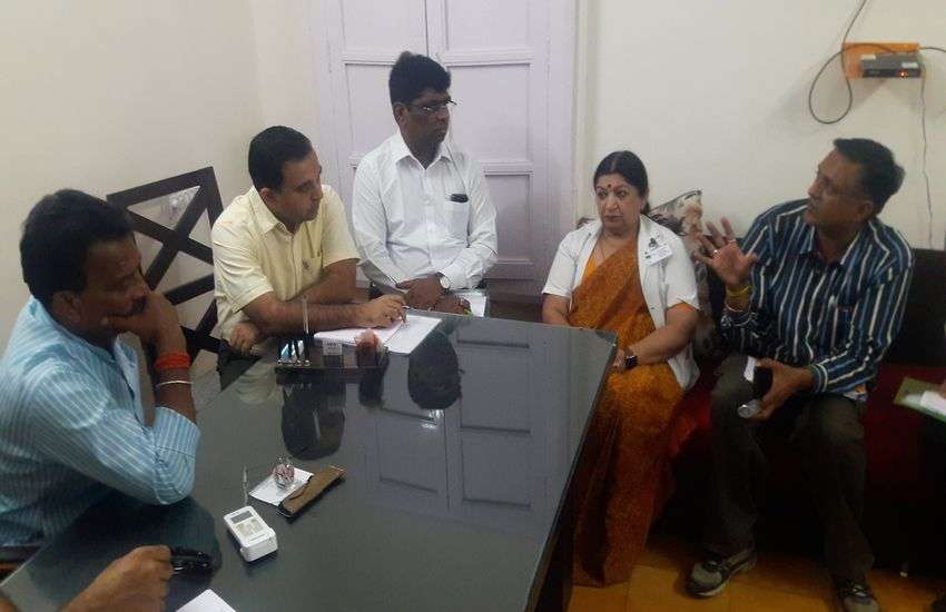 जहा चल रही थी स्वास्थमंत्री की बैठक वही  हो गयी बत्ती गुल, अधिकारियो के उड़े होश