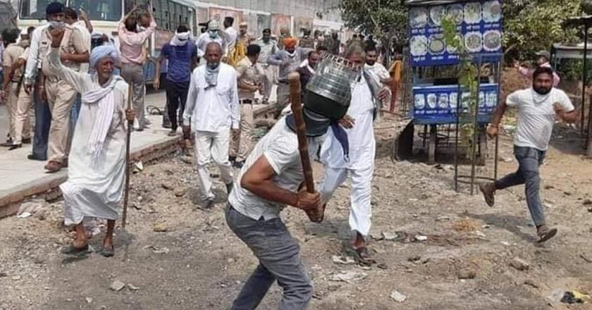 किसानों की आड़ में राजनीति ।