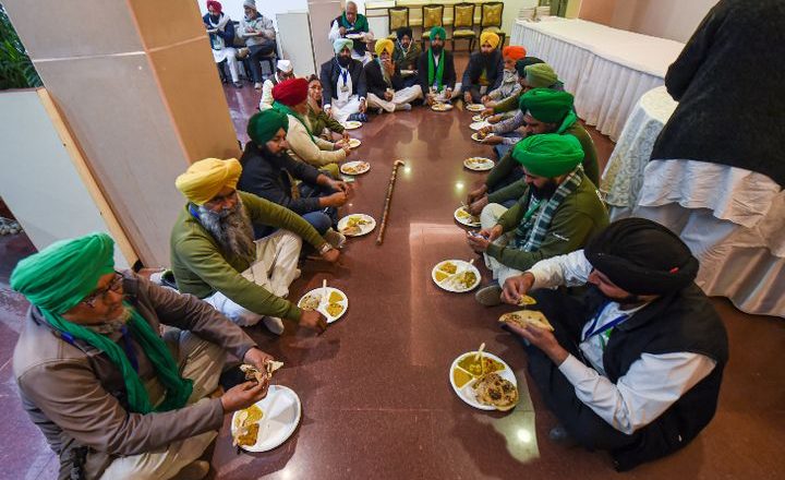 थोड़ी सरकार झुकी, थोड़ा किसान:35 दिन के आंदोलन और 7 दौर की बातचीत के बाद 2 मुद्दों पर रजामंदी, 4 जनवरी को फिर बातचीत