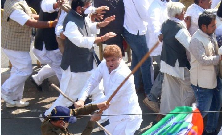 कांग्रेस का प्रदर्शन:भोपाल में आम रास्ता रोकने और शासकीय आदेश का उल्लंघन करने पर पूर्व मंत्री पीसी और कैलाश मिश्रा समेत 3 हजार कार्यकर्ताओं पर दो FIR