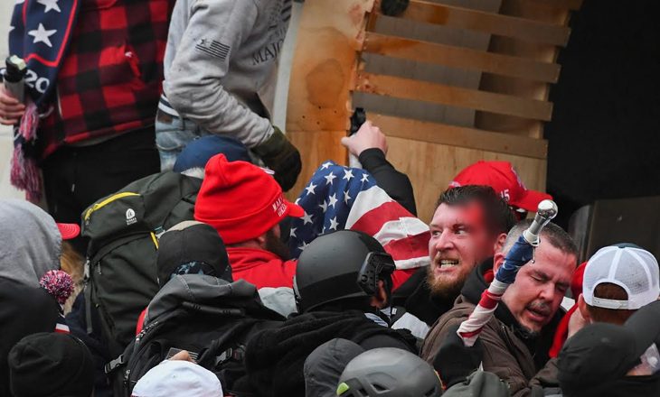 अमेरिका में बवाल LIVE:ट्रम्प समर्थकों के हंगामे के बाद संसद की कार्यवाही जारी, राष्ट्रपति के कैबिनेट मेंबर्स भी उनसे अलग हुए