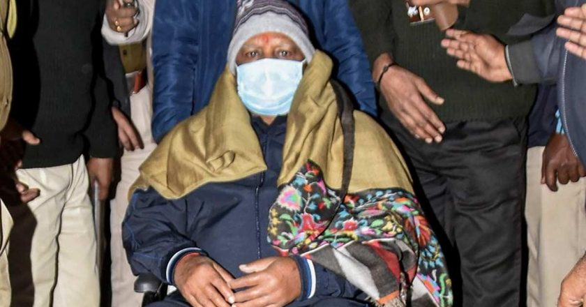 लालू यादव एम्स में भर्ती:रांची से एयर एम्बुलेंस से दिल्ली AIIMS लाए गए लालू, निमोनिया और सांस लेने में तकलीफ थी