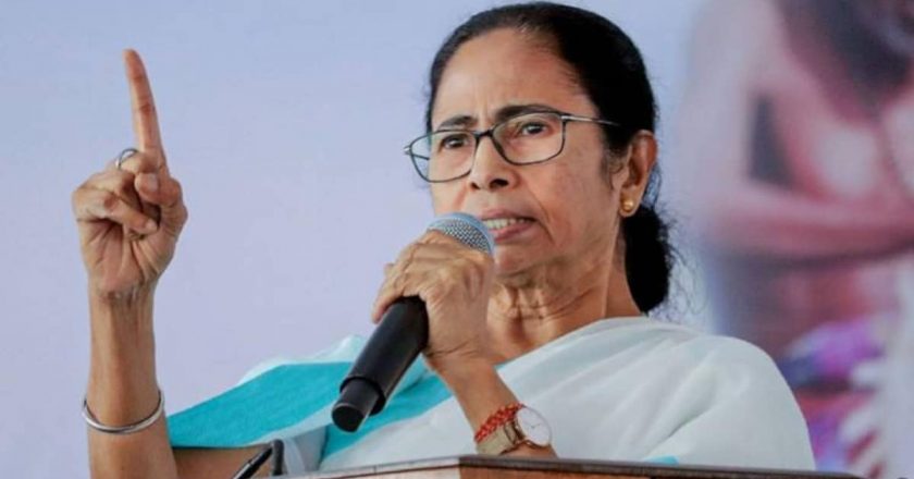 विश्व हिंदू परिषद के संगठन महासचिव मिलिंद परांडे ने पश्चिम बंगाल की मुख्यमंत्री ममता बनर्जी और अन्य विपक्षी नेताओं के महाकुंभ को लेकर दिए गए विवादित बयानों की कड़ी आलोचना की है।