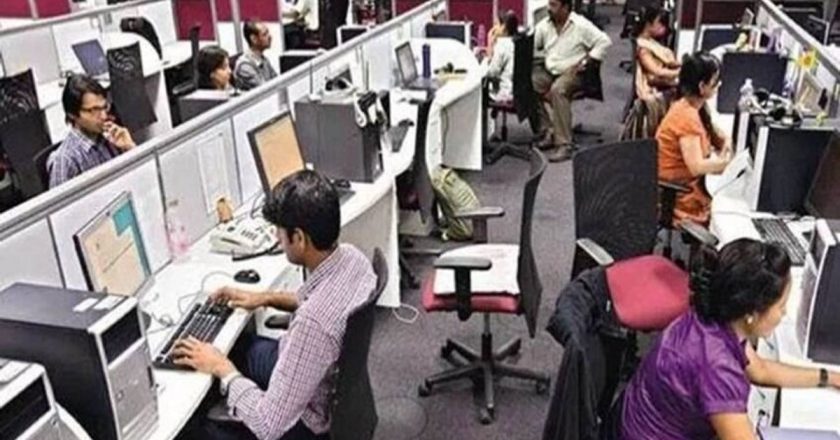 फ्रेसर्श को भी औसत पे पैकेज देने में IT कंपनियां पिछड़ गई। इन सेक्टरों में मिल रही ज्यादा सैलरी।