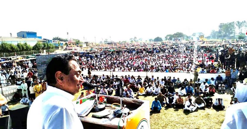 देपालपुर में कांग्रेस का ट्रैक्टर मार्च:सरकार को कृषि कानून के साथ पेट्रोल-डीजल पर भी घेरा