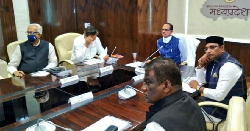 MP में कोरोना की वजह से फिर सख्ती:महाराष्ट्र से सटे जिलों में आवाजाही करने वालों का RT-PCR टेस्ट होगा; भोपाल-इंदौर में मास्क लगाना अनिवार्य