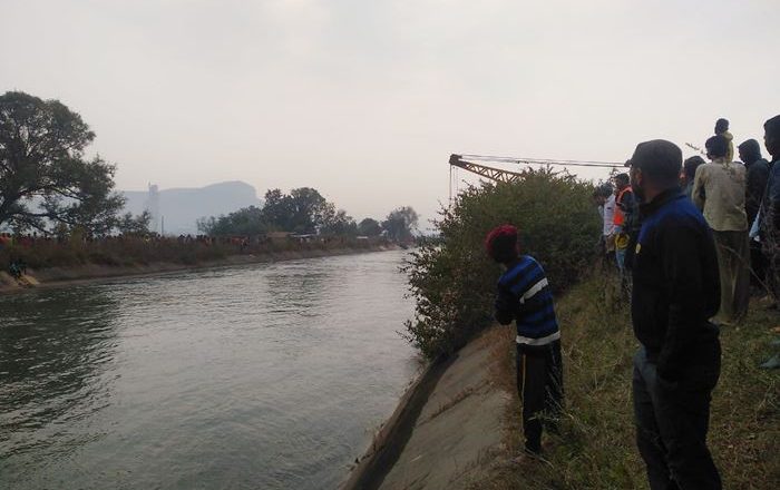 मध्यप्रदेश में बड़ा हादसा:सीधी से सतना जा रही बस रामपुर के पास नहर में गिरी, 4 यात्रियों के शव निकाले गए; 54 सवार थे