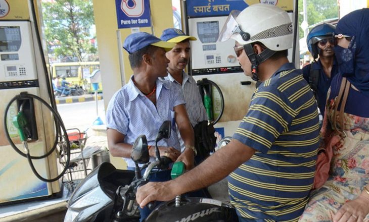 महंगाई को लेकर कांग्रेस का बंद:पेट्रोल पंप बंद कराने पहुंचे पूर्व मंत्री PC शर्मा समेत 11 कांग्रेस कार्यकर्ताओं को गिरफ्तार कर जेल भेजा