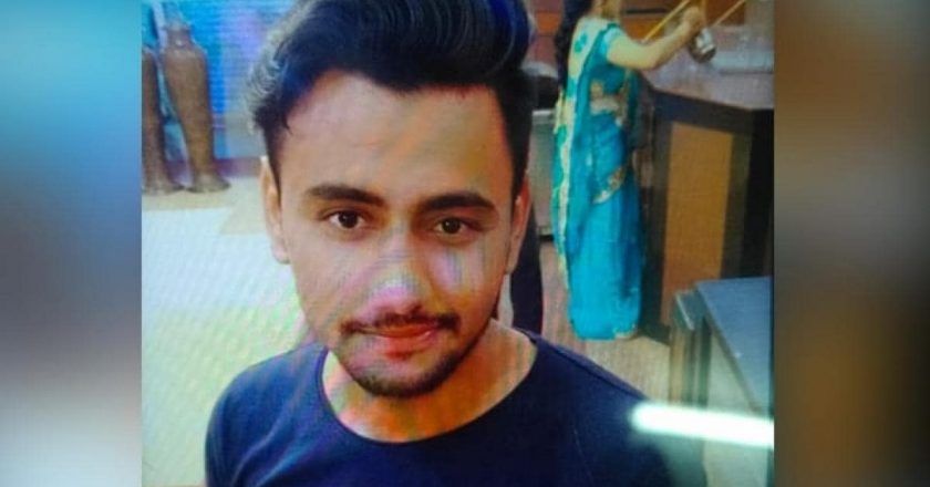दिल्ली का रिंकू शर्मा हत्याकांड:हिंदू संगठनों के लोग रिंकू के घर की चौखट पर माथा टेक बदला लेने की बात कहते हैं, आसपास के मुस्लिम परिवार घर छोड़ भाग चुके हैं