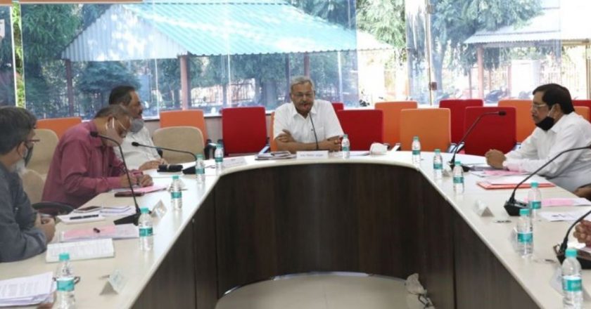 MP में निकाय चुनाव जून-जुलाई में!:पंचायत चुनाव की घोषणा मार्च में करने के लिए तैयार आयोग, राजनीतिक दल बोले – चुनाव अभी नहीं हुए तो बारिश में संभव नहीं