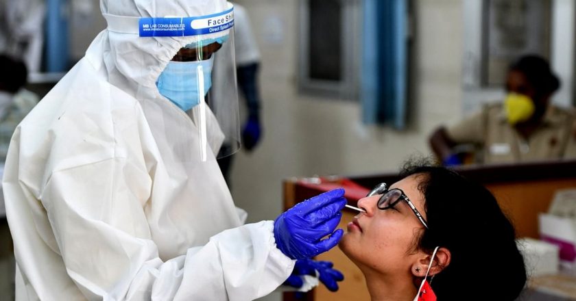 कोरोना देश में:दलाई लामा ने कोरोना का टीका लगवाया; महाराष्ट्र में हालात बेकाबू, एक दिन में 10 हजार से ज्यादा नए मरीज बढ़े
