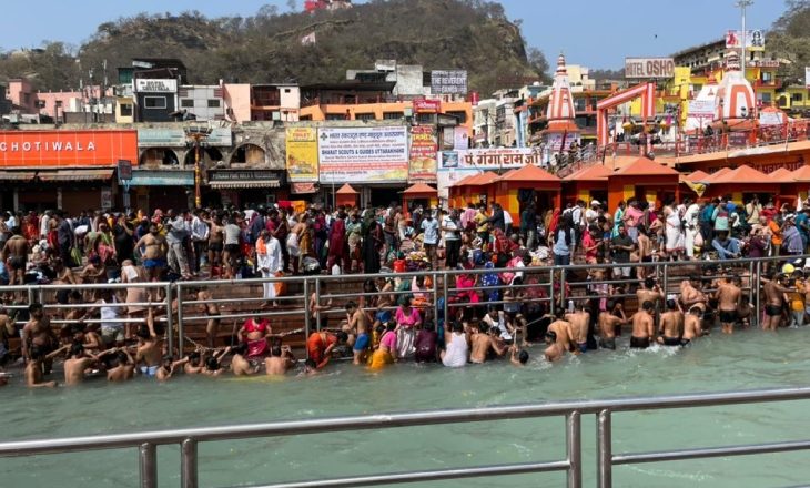 कुंभनगरी में संतों का पहला शाही स्नान सम्पन्न:सभी सात अखाड़ों के संतों ने शाही स्नान किया, अब हर की पौड़ी पर आम लोग भी कर सकेंगे स्नान, पहले सिर्फ संतों के लिए रिजर्व था