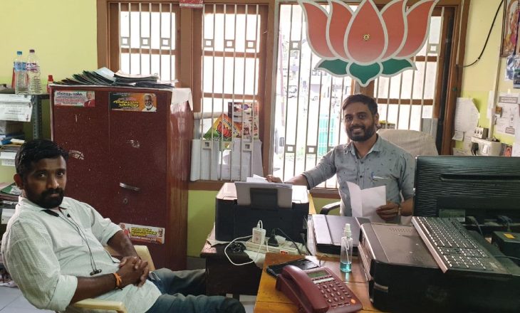 केरल में मेट्रो मैन के साथ 48 घंटे:88 साल के श्रीधरन सुबह 8 से रात 8 बजे तक बैठकें कर रहे हैं, बच्चे से बुजुर्ग तक लाइन में लग उनके पैर छूते हैं