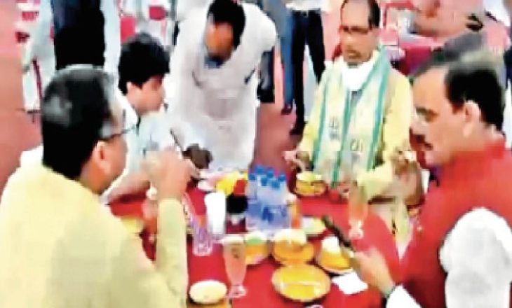 शिवराज ने सिंधिया खेमे को दिया लंच पार्टी:भाजपा की लंच पॉलिटिक्स बनाम कांग्रेस का लोकतंत्र सम्मान दिवस