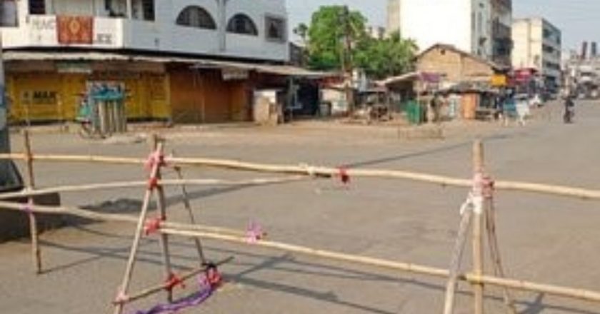 महाराष्ट्र में लॉकडाउन:राज्य में आज रात 8 बजे से 15 दिन का कर्फ्यू, 10वीं-12वीं की परीक्षाएं टलीं; एक महीने गरीबों को मुफ्त खाना देगी सरकार