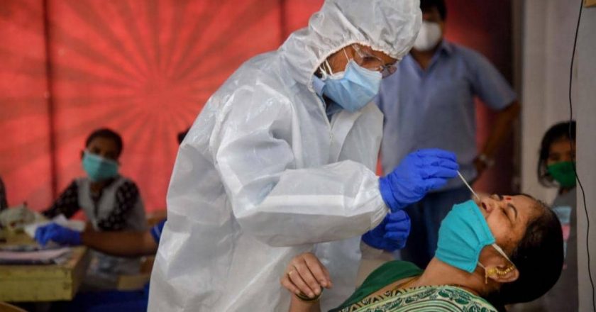 कोरोना देश में:24 घंटे में रिकॉर्ड 1.26 लाख से भी ज्यादा लोग संक्रमित मिले; वैज्ञानिकों ने कहा- कोरोना की इस रफ्तार को केवल वैक्सीनेशन से रोक सकते हैं