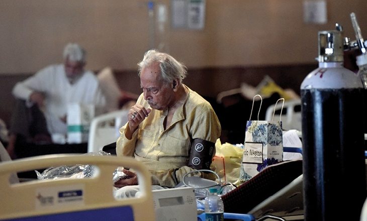 स्वास्थ्य मंत्रालय की नई गाइडलाइन:कोरोना के हल्के लक्षण हैं तो भाप लेना जरूरी, होम आइसोलेशन में रहने पर दिन में 2 बार गरारे भी करने होंगे