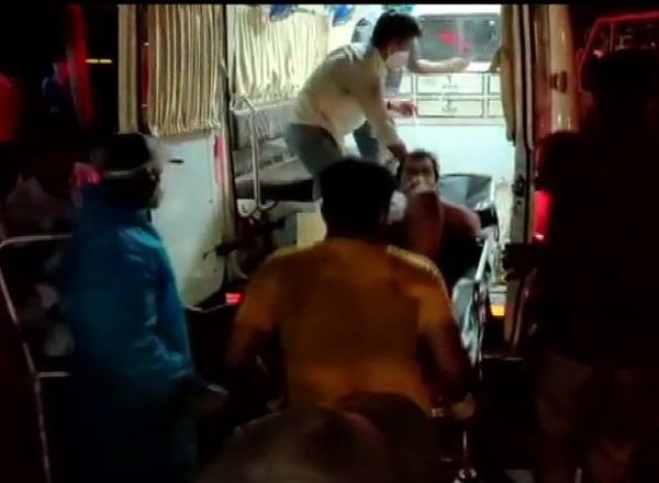 महाराष्ट्र में कोरोना मरीजों पर फिर कहर:विरार के कोविड सेंटर में आग लगी, ICU में भर्ती 15 में से 13 मरीजों की मौत; अस्पताल में 90 मरीजों का इलाज चल रहा था