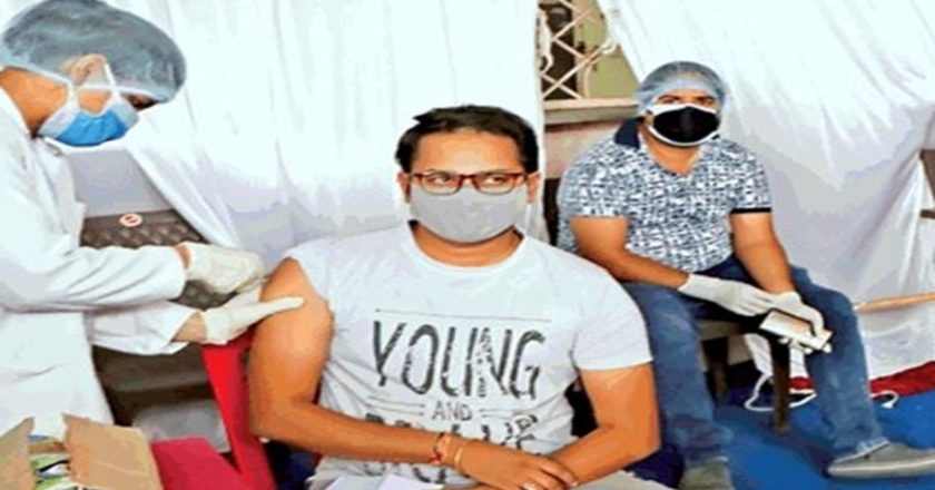 वैक्सीनेशन पर 48 घंटे में बदला सिस्टम:इंदौर-भोपाल सहित 16 नगर निगमों और जिला मुख्यालय क्षेत्रों पर ऑफलाइन नहीं होगा रजिस्ट्रेशन; गांव-कस्बों में पहले आओ-पहले टीका पाओ