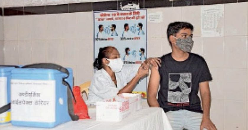 कोरोना वैक्सीनेशन:15 मिनट में ही बुक हुआ 100 टीकों के रजिस्ट्रेशन का स्लाट; आज भी 100 लोगों को लगेंगे टीके