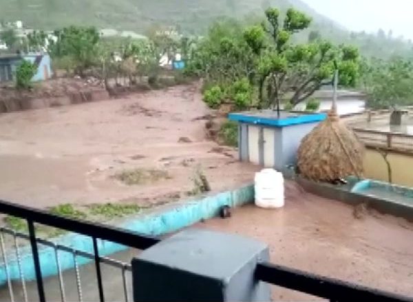 बिहार में 15 मई तक टोटल लॉकडाउन:आज से बिहार भी बंद, कोरोना संक्रमण की चेन तोड़ने के लिए लॉकडाउन लगाने वाला छठा राज्य