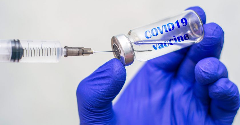 वैक्सीन है जरूरी:कोरोना से ठीक हो चुके लोगों में वैक्सीन के बाद उम्र भर बनी रह सकती है इम्यूनिटी, बूस्टर डोज की नहीं होगी जरूरत