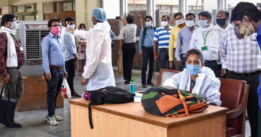 कोरोना देश में:24 घंटे में रिकॉर्ड 4 लाख केस आए, यह अमेरिका में मिले नए संक्रमितों का 7 गुना; कल महामारी से जान गंवाने वालों में हर चौथा भारतीय
