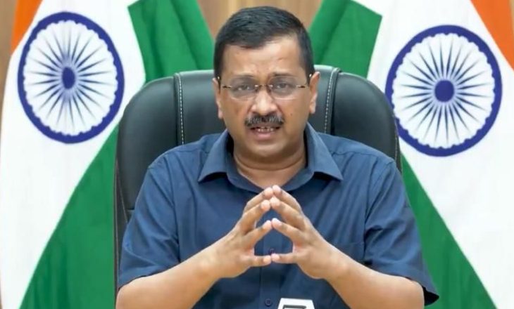 केजरीवाल पर तिरंगे के अपमान का आरोप:केंद्रीय मंत्री प्रहलाद पटेल ने कहा- CM की कुर्सी के पीछे लगे ध्वज में सफेद हिस्सा कम कर हरा हिस्सा जोड़ा हुआ लगता है