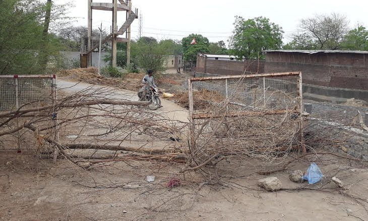 मध्यप्रदेश के गांवों से ग्राउंड रिपोर्ट:दो बार घर-घर सर्वे और बायकॉट की चेतावनी देकर कोरोना से जीती जंग, कुछ गांव ऐसे जहां बीमारी के डर से ज्यादा विस्थापन का दर्द