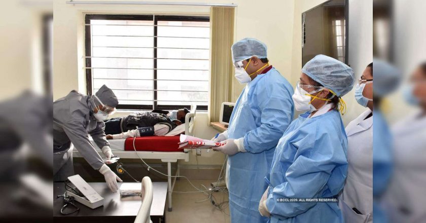 अब MP के गांवों में कोरोना की दहशत:छोटे जिलों में संक्रमण ज्यादा; रीवा-धार में ICU बेड फुल तो भोपाल में 88 और जबलपुर में 104 बेड खाली; प्रदेश में 30 हजार से ज्यादा मरीज ऑक्सीजन पर