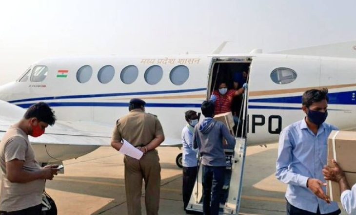 MP सरकार के प्लेन की क्रैश लैंडिंग:गुजरात से रेमडेसिविर ला रहा विमान ग्वालियर में रनवे पर फिसला, 2 पायलट समेत 3 घायल