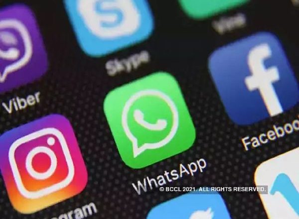 सोशल मीडिया पर लटकी तलवार:नई गाइडलाइंस लागू करने की डेडलाइन आज खत्म, फेसबुक ने कहा- नियम मानेंगे; मनमानी करने वाले ट्विटर पर कार्रवाई संभव