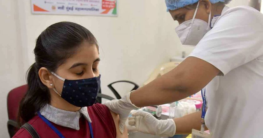 बच्चों का वैक्सीनेशन:अमेरिका में बच्चों को लग रही कोरोना वैक्सीन को लेकर माता-पिता उठाने लगे सवाल, भारत में भी वही टीका लाने की तैयारी; जानिए क्या हैं उनकी चिंताएं…