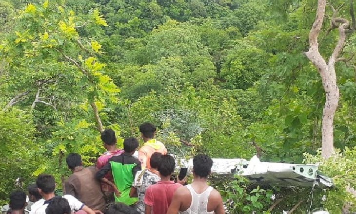 महाराष्ट्र में विमान हादसा:जलगांव के जंगलों में एविएशन एकेडमी का एयरक्राफ्ट क्रैश, फ्लाइट इंस्ट्रक्टर की मौत; महिला ट्रेनी पायलट गंभीर