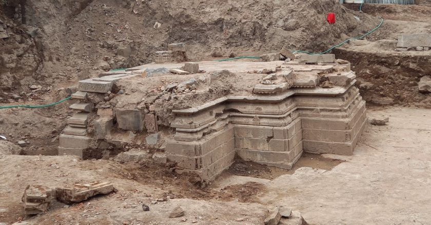 महाकाल मंदिर में मिलीं प्राचीन मूर्तियां:उज्जैन में खुदाई के दौरान 1000 वर्ष पुराने मंदिर का भाग मिला, लगातार निकल रहीं 11वीं शताब्दी की मूर्तियां