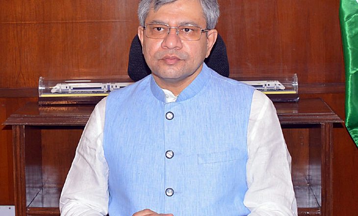 एक्शन मोड में नए रेल मंत्री:अश्विनी वैष्णव ने मंत्रालय में काम करने के समय में बदलाव किया, अब दो शिफ्टों में होगा काम; रेलवे की कमाई बढ़ाने पर फोकस