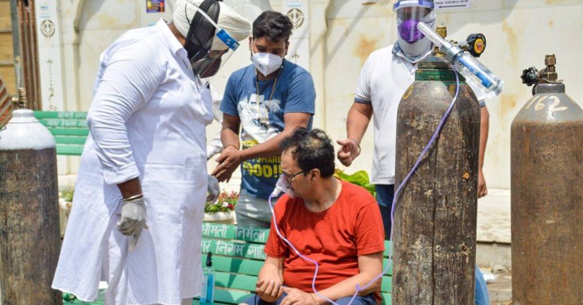 सरकार के दावे में ऑक्सीजन कम:संसद में बयान- ऑक्सीजन की कमी से कोई मौत नहीं; असलियत- 43 दिन में 629 मौतों की खबर तो मीडिया में ही आ चुकी थी