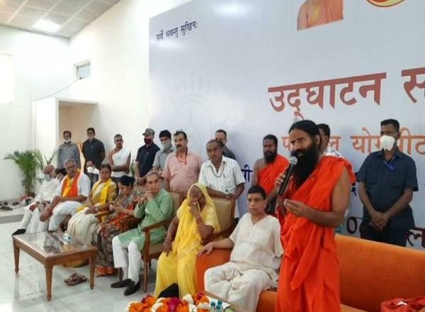 बाबा रामदेव का एलोपैथी पर फिर हमला:योग गुरु ने कहा- ड्रग माफियाओं द्वारा तैयार सिलेबस पढ़ रहे डॉक्टर, मैं बोलता हूं तो मुझ पर गुर्राते हैं